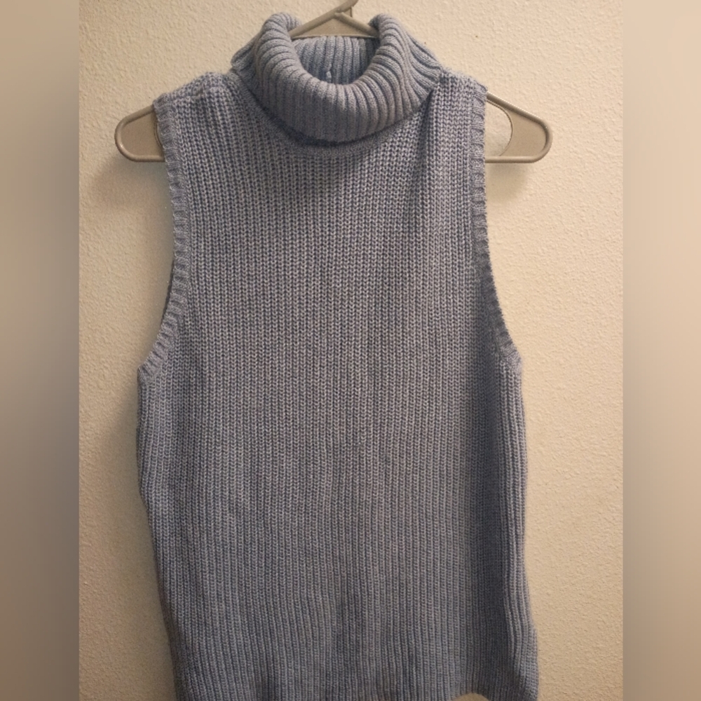 Women's Sleeveless Turtleneck Sweater - Gray